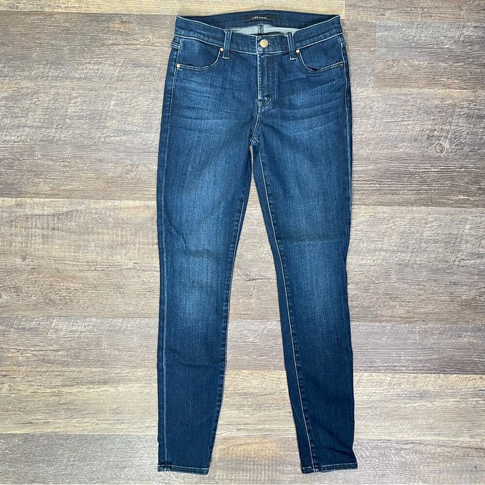 J Brand dark wash skinny jeans size 27 B52
